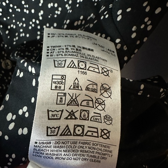 Banana Republic Women’s Non-Iron Black White Dot Print Button Down Shirt Size 4 - Picture 7 of 7